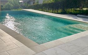 Bed & Breakfast Con Vista Giardino E Piscina